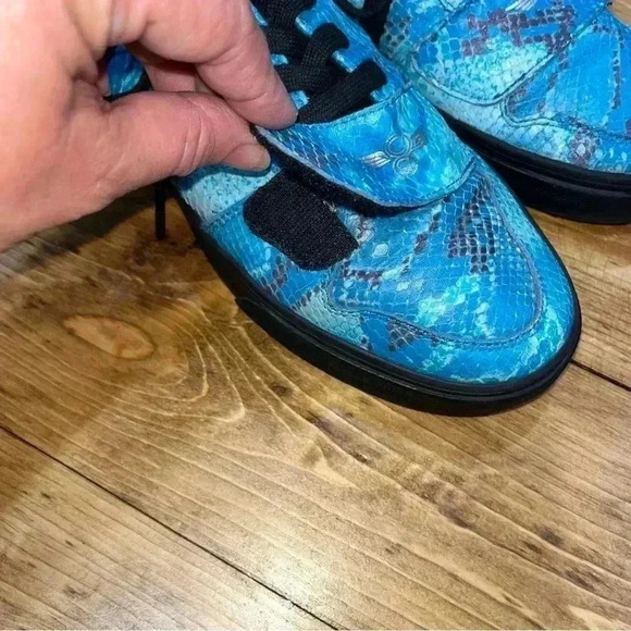 Creative Reaction Blue Snakeskin low top sneaker, shoes - Picture 4 of 14